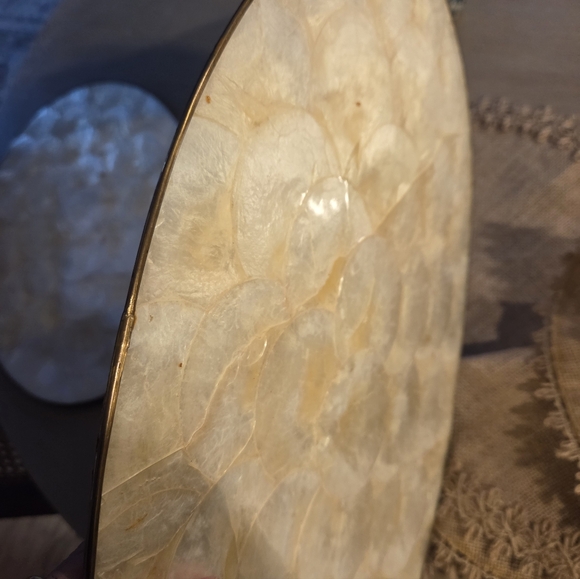 Capiz Shell Oval Placemats Set of 3 Scallop Pattern Ivory White 12" x 18" - Picture 3 of 3